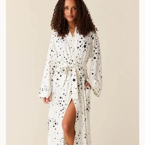 Kaia Cloud Jersey Kimono Robe in White Stars with black belt